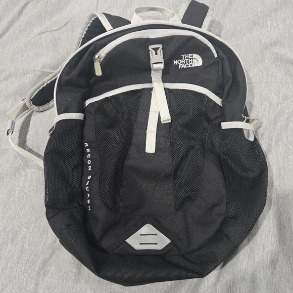 The North Face Recon Squash Youth Kids Backpack - Picture 1 of 3